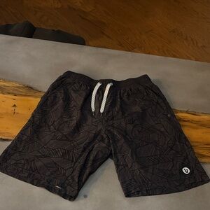 Vuori Men's Black Patterned Kore Shorts